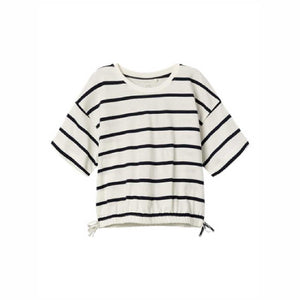 Completo t-shirt cropped e shorts con fusciacca