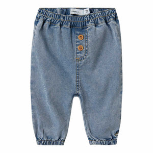 Jeans con bottoni